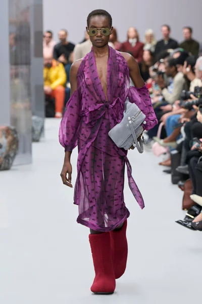 Look 14